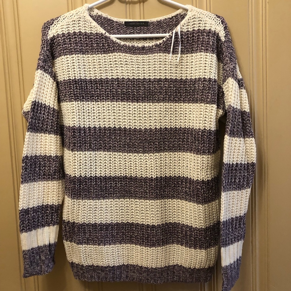 👀 3/20$ - Purple and Cream Crewneck